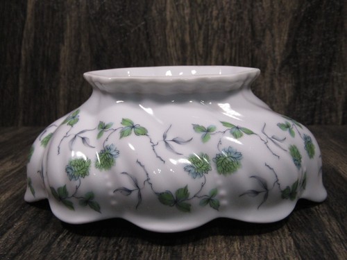 Royal Limoges France Veronese Scalloped Oval Porcelain Bowl 24K Gold Rim Classic - Picture 12 of 14