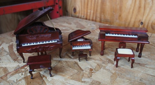 11 Vintage Miniature Baby Grand Piano Music Box Wood Dollhouse Upright Bench 7" - Picture 5 of 11