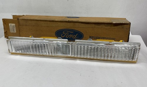 Conjunto de lámpara de estacionamiento derecha Lincoln Continental 1984-1987 | OEM E45Y-13201-A - Imagen 3 de 8