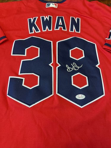 Steven Kwan Signed Cleveland Guardians Jersey PSA DNA Coa Autographed - Picture 2 of 6