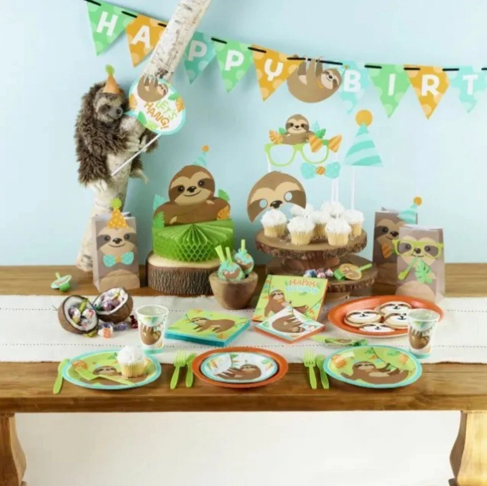 Sloth Party 9 Inch Paper Plates 8 Pack Sloth Birthday Party Supplies Tableware - Image 2 of 2