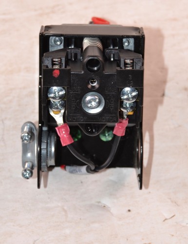 Hubbell 69JF6z6080 Air Compressor Pressure Switch Control Valve 60-80 PSI Good - Picture 5 of 6
