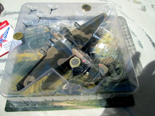 Bombardero Petljakow Pe 8 / TB 7 CCCP XL 1:144 ALTAY 7 AVION / Aeronave / YAKAiR - Imagen 2 de 4