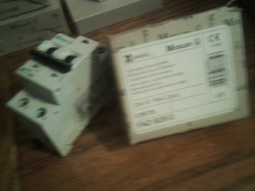 *NEW*.... MOELLER CUTLER HAMMER EATON FAZ-B20-2 20A 2-POLE 480V CIRCUIT BREAKER - Picture 3 of 4