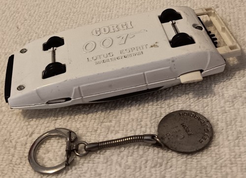 2 Lot VTG Diecast Model Car White Corgi 007 Lotus Esprit Metal Keychain UK GB - Picture 5 of 7