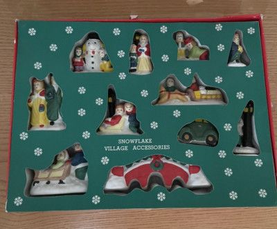 Vtg SNOWFLAKE Village 11 Pc Christmas Accessories Set Snowman Bridge Sleigh Ride
