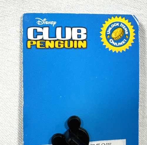2010 DISNEY CLUB PENGUIN MYSTERY PIN TOURIST CAMERA SORCERER MICKEY HAT CARD - Picture 8 of 11