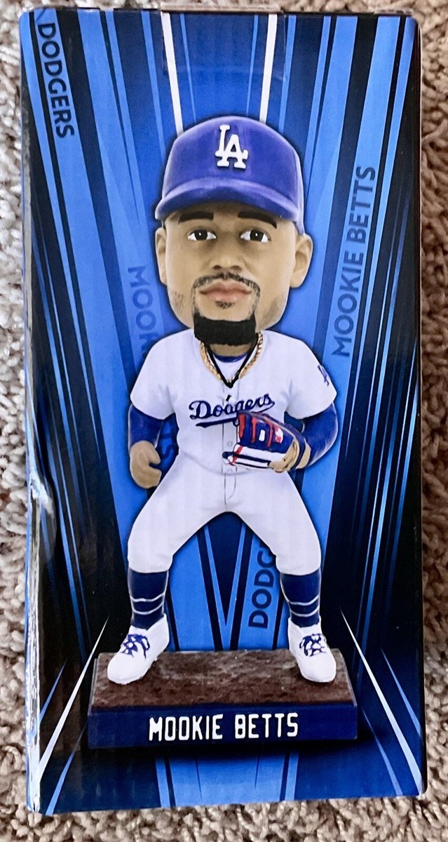 Dodgers Mookie Betts Bobblehead ドジャース s-l400.jpg