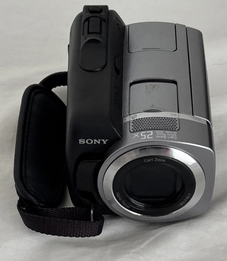 Sony Handycam DCR-SR55E Handheld 40GB HDD Camcorder Nightshot Plus Made In Japan - Image 3 of 4