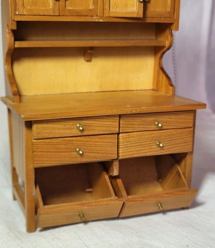 Dollhouse Light Oak Hoosier Cabinet w/Flour Grain Bins & Accessories 1:12 Scale - Picture 3 of 4