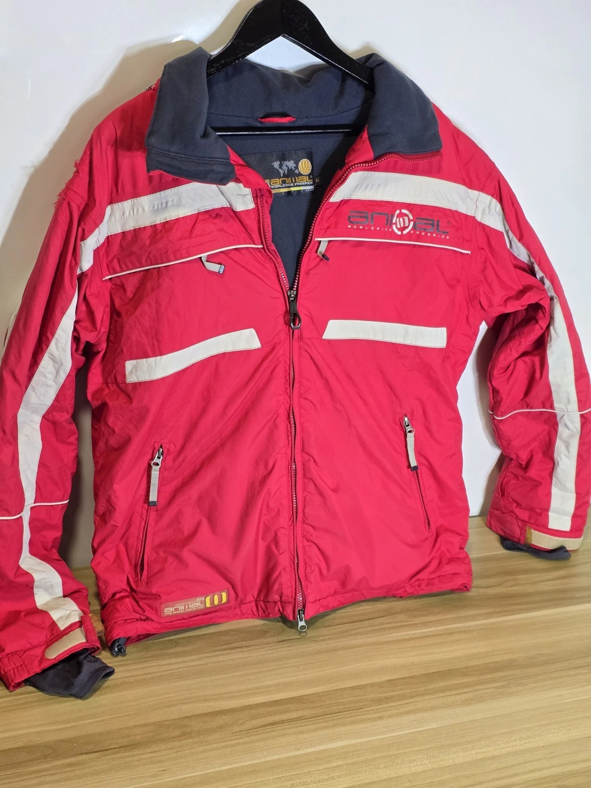 Animal Worldwide Freeride Red Ski/Snow Jacket Mens Size Medium 23" Pit 29" Long.