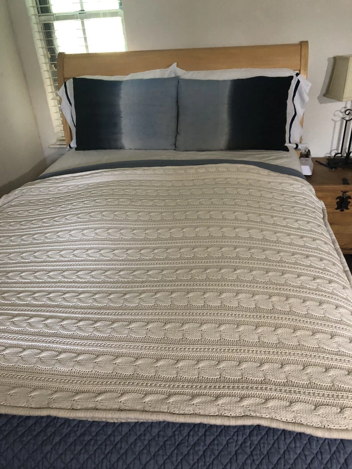 Manta Sherpa tejida con cable Pottery Barn blanca lisa 50x60" parte posterior polar Foto 4 de 4