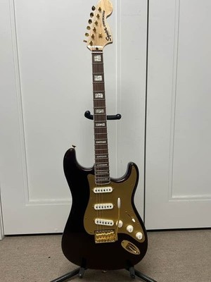 Squier 40th Anniversary Gold Stratocaster Electric Guitar - Ruby Red Metallic