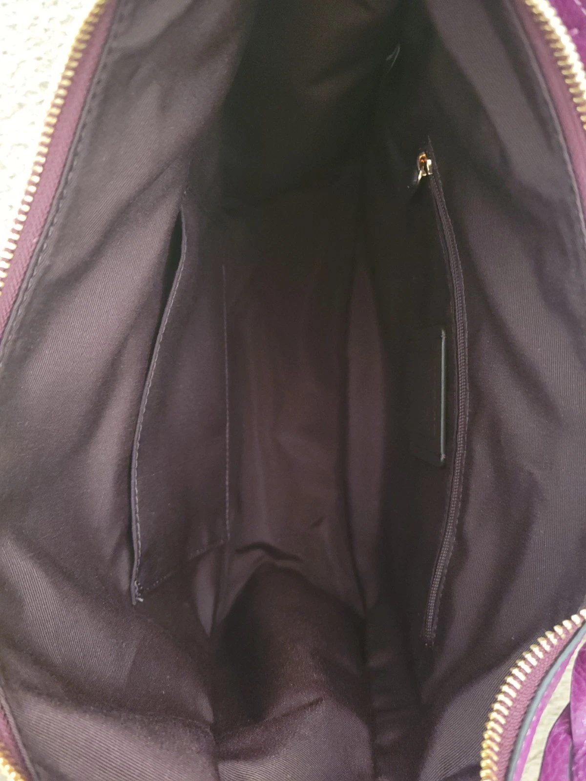 Coach Jules Hobo borsa a tracolla media C9190 pelle magenta scuro ciottoli