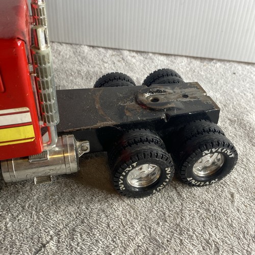 Vintage Nylint Pressed Steel cab over GMC astro semi red/white - Picture 5 of 22