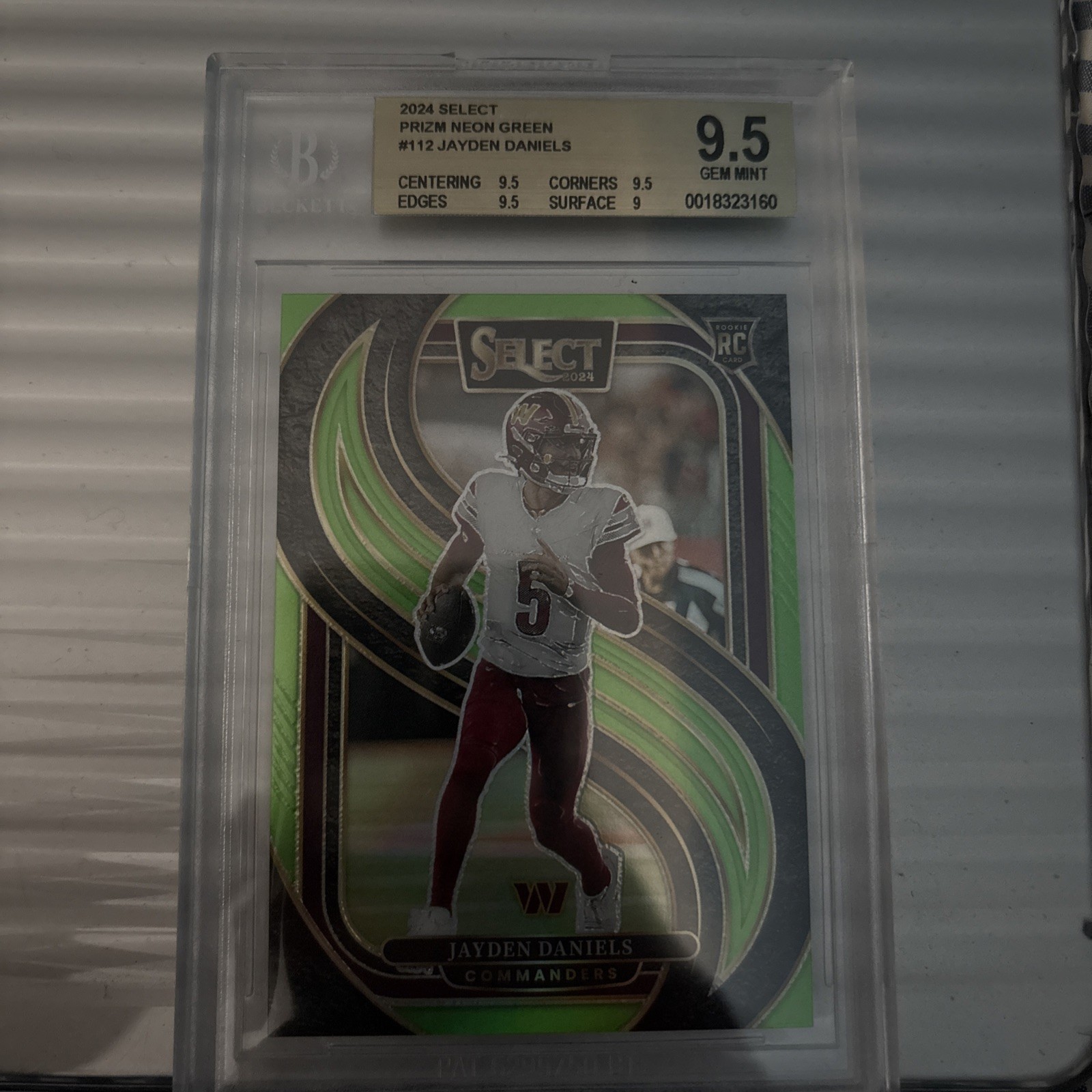2024 Select Prizm Neon Green Jayden Daniels #112 (02/49)