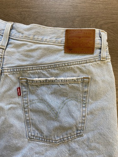 Levis 501 Distressed Jean Shorts Size 34 Cutt Off Light Wash Button High Rise - Picture 5 of 6