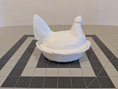 Fenton Milchglas 5 1/2" Henne auf Nest * abgeplatztes Nest * - Bild 2 von 11