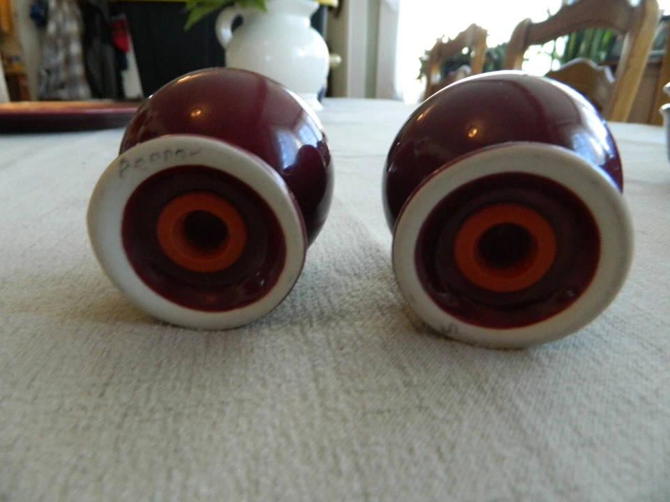 Juego de sal y pimienta granate Homer Laughlin & Co. Fiesta Ware FT Foto 3 de 4