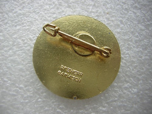 altes Abzeichen - International Professional Skating Union JPSU Nadel ca. 2,9 cm - Bild 2 von 2