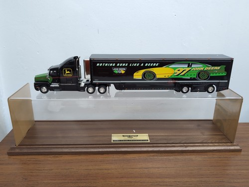 NASCAR 1:18 John Deere 1997 Team Transporter and display case