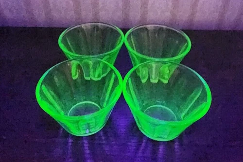 Vintage Green Depression Glass Uranium Set of 4 Small Jello Custard Cups