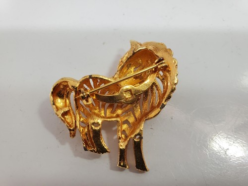 Vintage Gold Tone Small Cute High Quality Unicorn Brooch Pin 5049/10 - Picture 8 of 10