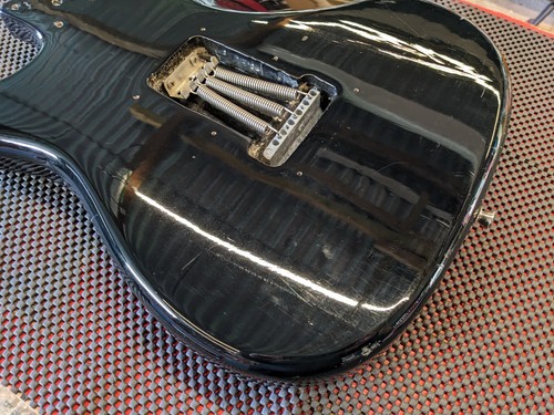1997 SQUIER BY FENDER STRATOCASTER GUITAR BODY BLACK RELIC 45mm - Picture 8 of 9