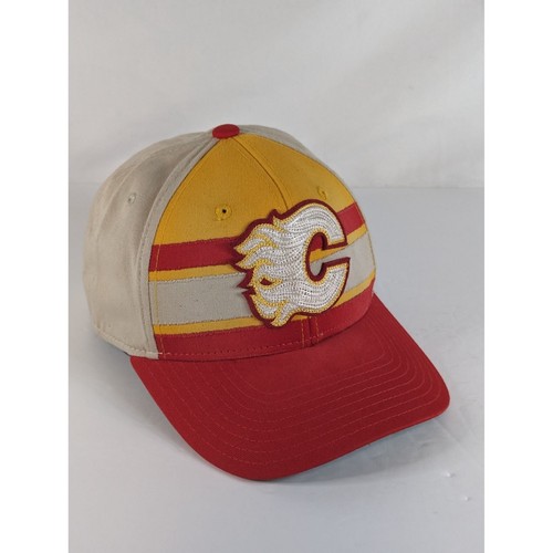 NHL CALGARY FLAMES CCM HOCKEY SNAPBACK MADE IN BANGLADESH - Picture 3 of 11
