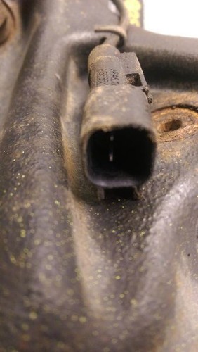 Drivers Left Rear Spindle & Hub for 2011 Buick Regal - Picture 3 of 5