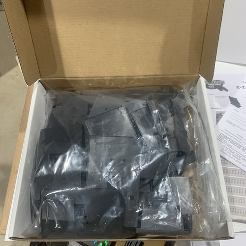 Bradford Exchange Hawthorne Village 18 piece Graduated Pier Set 14-00038-022 NEW - Picture 1 of 4