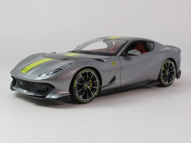 Burago BBurago Signature Ferrari 812 Competizione Met. Gris 2021 1/18 18-01647 - Imagen 3 de 4