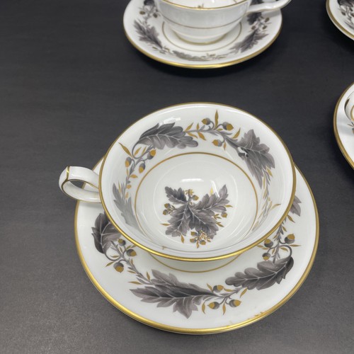 4 Royal Crown Derby Portman Oak A1174 Gold Acorns Cups and Saucers - Picture 4 of 21