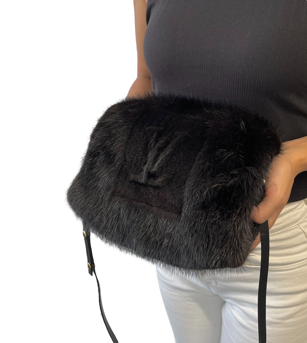 LOUIS VUITTON Vintage M72102 LV Logo Hand Warmer Bag Mink LOUIS VUITTON Vintage M72102 LV Logo Hand Warmer Bag Mink