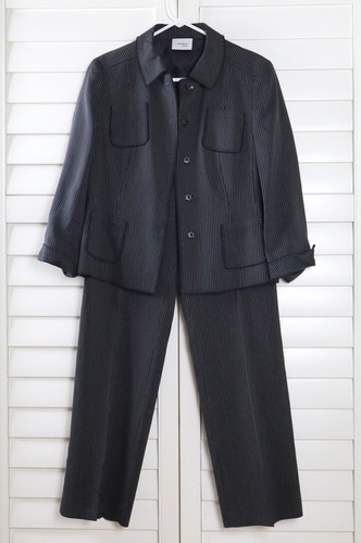 AKRIS PUNTO $1990 2 Piece Pin Stripe Blazer Jacket Top Pants Suit Set Size US 10 - Picture 10 of 11