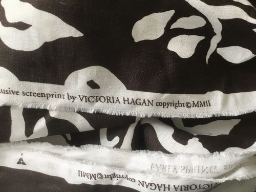 DESIGNERS LINEN FABRIC 7.4 YARDS BY 54"W BY VICTORIA HAGAN PRINTED IN ITALY - Picture 4 of 5
