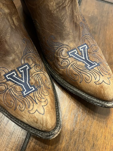 BYU Brigham Young University Cougars Women Distressed Gameday Boots Size 11 NEW! - Picture 2 of 6
