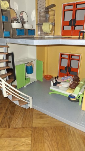 Playmobile City Life ( 9266 ) 4 -10 Gebraucht, aber in einem neuwertigen Zustand - Bild 7 von 11