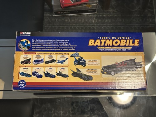 1960s DC COMICS BATMOBILE w/ BAT COMMUNICATOR 1:24 Die Cast Corgi 2004 In Box - Picture 4 of 8