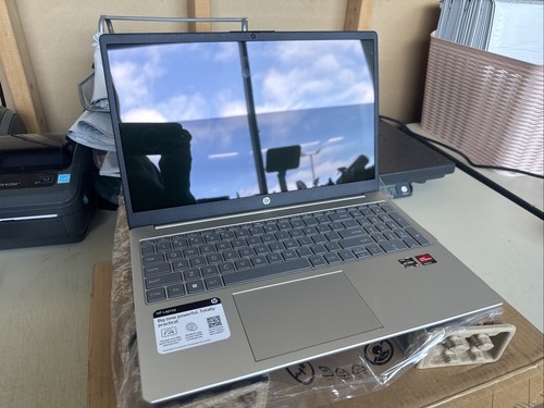 HP 15-fc0058nr 15.6" Touchscreen Laptop Ryzen 5 7520U 8GB 512GB W11H - Picture 4 of 7