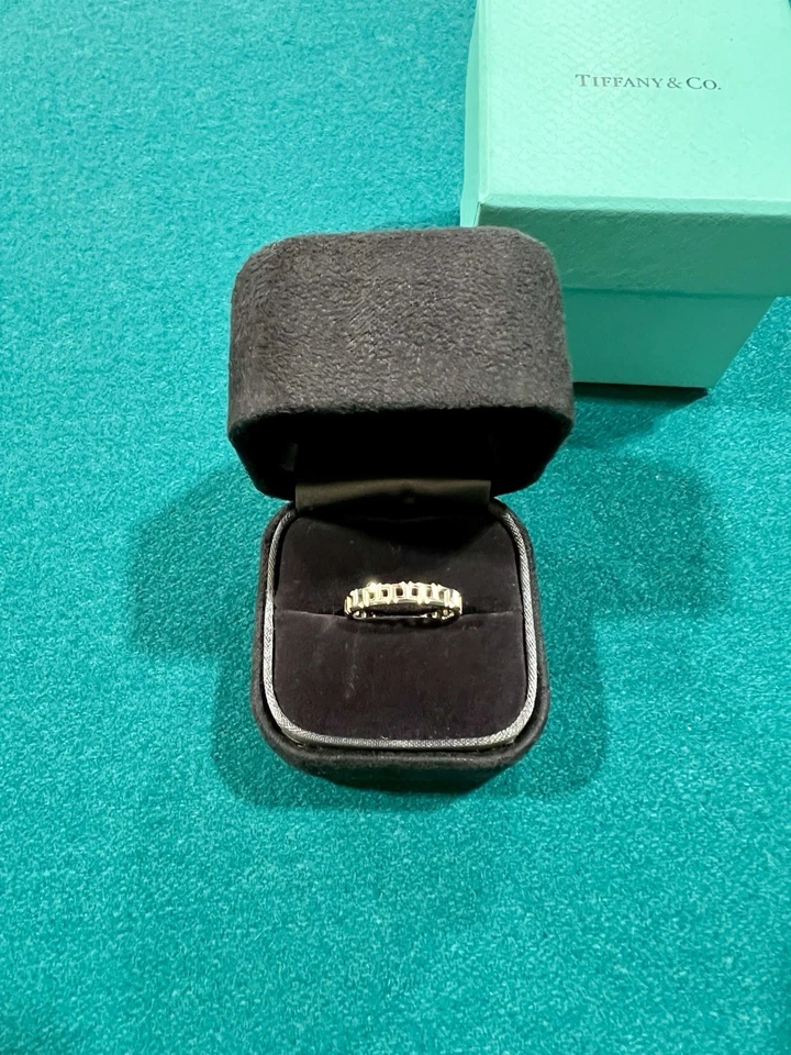 Auténtica Tiffany & Co. Anillo True T Oro Blanco 18k Talla 5.75 Banda Estrecha con Caja Foto 2 de 4