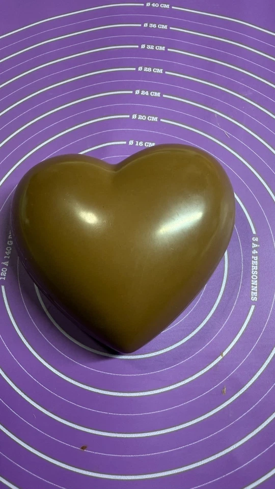 Handmade 3D Heart Milk Chocolate Bar Artisan Belgian Callebaut Gift Unique 100g. - Image 2 of 4