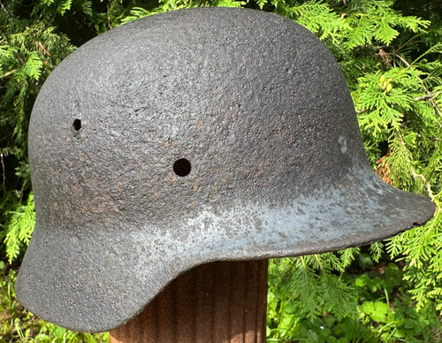 WW2 Elmetto tedesco M35 taglia 66 - Gulbene Lettonia campo di battaglia reliquia fronte orientale - Foto 2 di 24