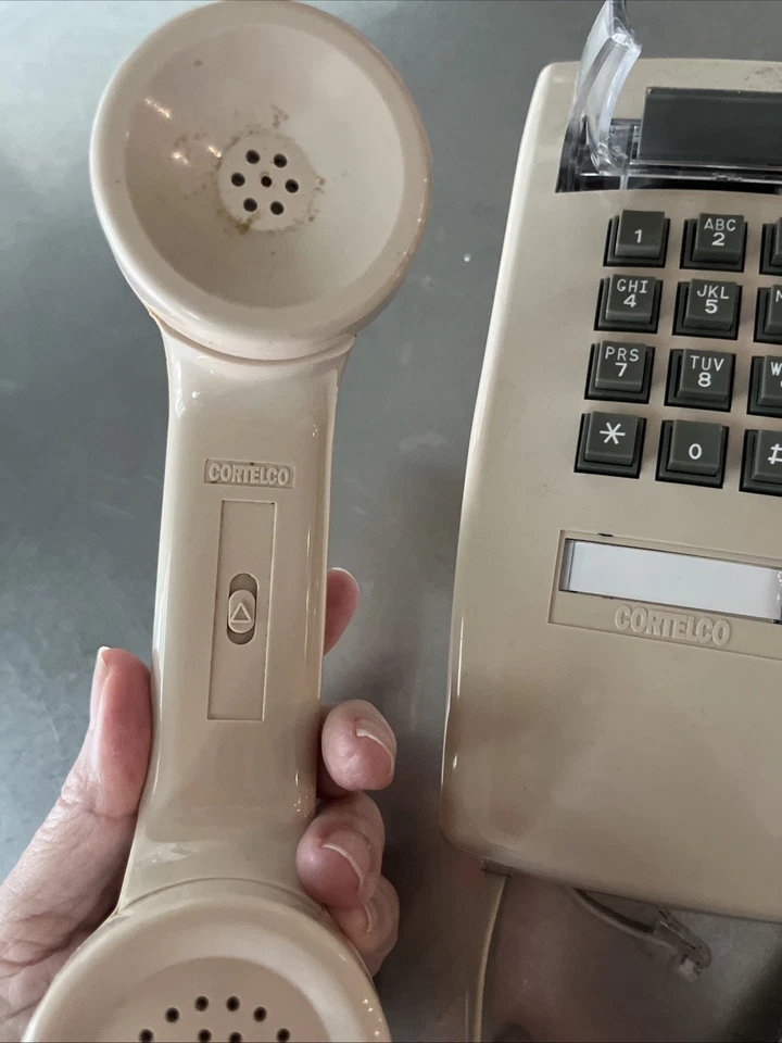 Vintage Cortelco 255444-V0E-27MD Wall w/ Message Light - Image 3 of 4