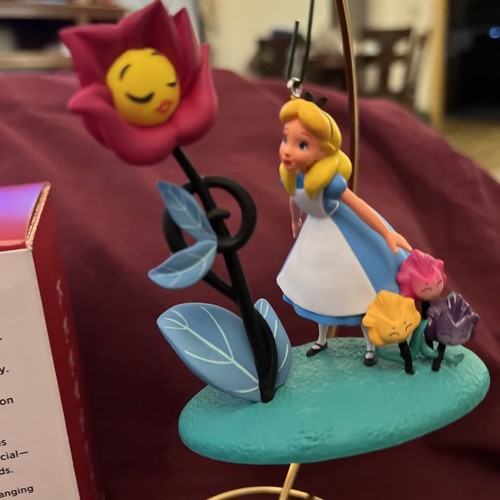 Hallmark Disney Alice in Wonderland 70th Anniversary 2021 Ornament (QXD6452) - Bild 14 von 15