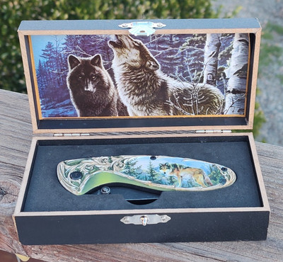 Wolf   Collectible  knife