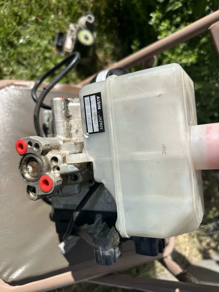 2001 2002 Mitsubishi Montero Sport Limited ABS Brake Pump System Antilock - Image 3 of 4