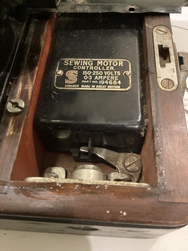 ANTIQUE SEWING MACHINE SINGER MODEL 99K MADE IN UK 1939. SERIAL EC553171 - Picture 2 of 24