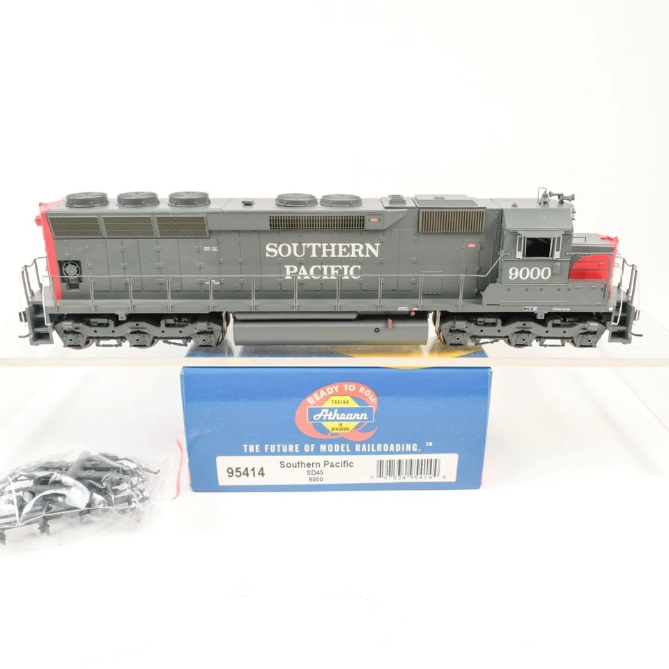 Athearn HO Scale Southern Pacific SP #9000 SD45 Diesel Locomotive 95414 - Image 3 of 4
