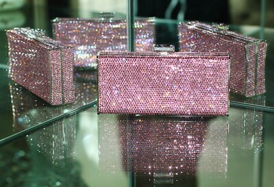 JUDITH LEIBER SWAROVSKI CRYSTAL PRETTY PINK MINAUDIERE  display picture 2